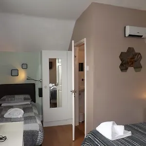 4* Guest house Shirley